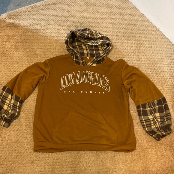 SHEIN Other - NWOT Shein size 12/14 “los angeles California “ sweatshirt